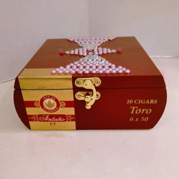 Suenos de Saundra Upcycled Collection, Red Antano Cigar Box Purse - Picture 11 of 14